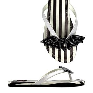 Betty Bat black&white stripped sandals